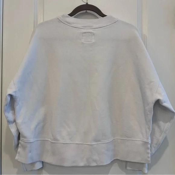 A&F White Graphic Crew-Neck Sweatshirt (Large) - Soft A&F Collection - Picture 5 of 7